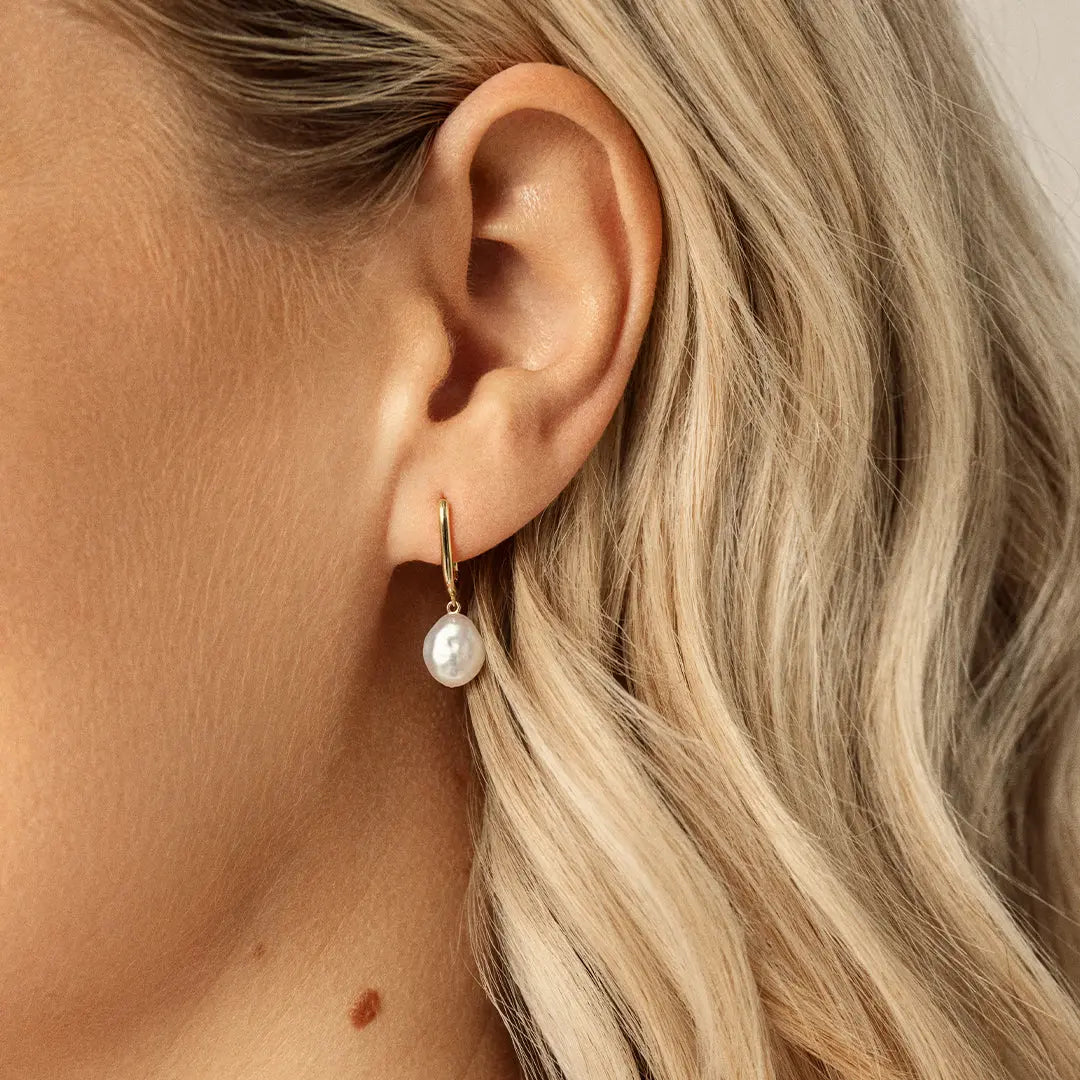 Shop Sarah & Sebastian Single Petite Letter P Earring | Harrolds Australia